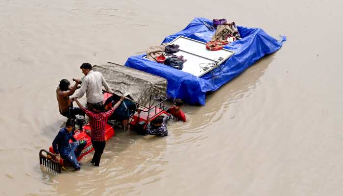 Delhi Floods: Yamuna River Water Level Surges Again, &#039;Extreme Alert&#039; Issued - 10 Points