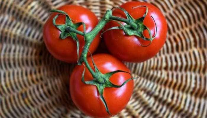 Tomato Fever Sweeps The Market: Prices Soar Upto Rs 250/Kg, THESE Locations Offer At Just Rs 90/kg Because...