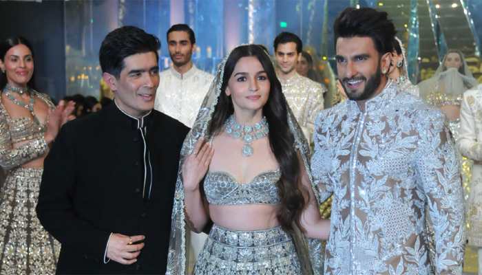 Ranveer Singh, Alia Bhatt Steal Spotlight At Manish Malhotra&#039;s Show, See Pics, Videos