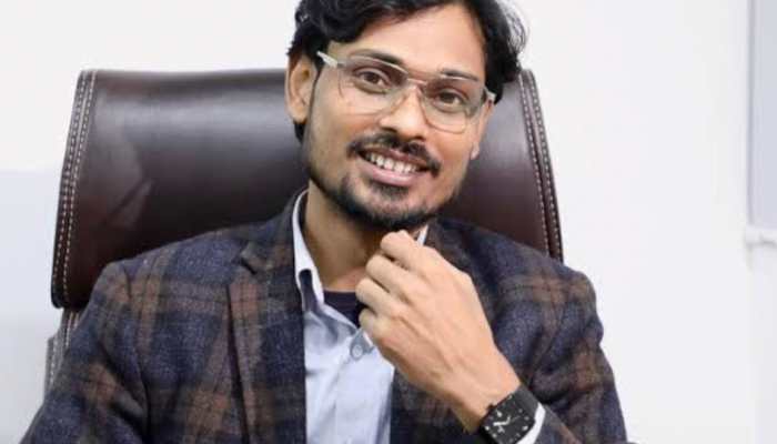 Dilkhush Kumar: A Bihar Rickshawala Became A Crorepati! Only A 12th Pass, But Employs IIT, IIM Passouts - Mindblowing Story