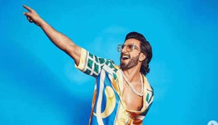 When Ranveer Singh Fell Into Dhol While Performing On Deepika Padukone&#039;s Song on Stage, Watch Old Viral Video
