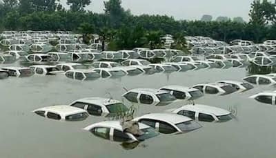 Delhi-NCR Floods: Picture From Noida's Eco-Tech 3 SPEAKS Thousand Words, Hundreds Of Vehicles Submerge In Water 