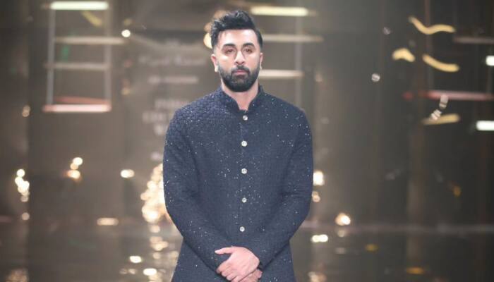 Alia Bhatt’s Sizzling Reaction! ‘Hot’ Emoji For Ranbir Kapoor’s Ramp Walk