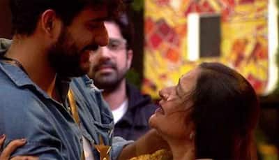 Bigg Boss OTT 2: Fukra Insaan Aka Abhishek Malhan Bursts Into Tears Meeting His Mother Inside House, Hugs Her Tight 