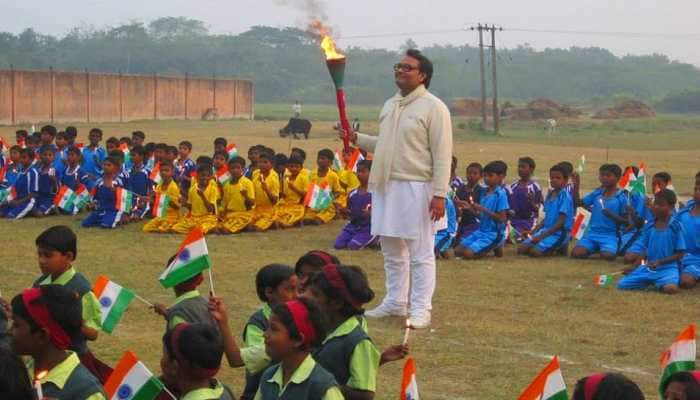 Art Of Giving: When A Top IIT-IIM Graduate Refused High-Paying Jobs And Followed The Footsteps Of Swami Vivekananda, Mother Teresa