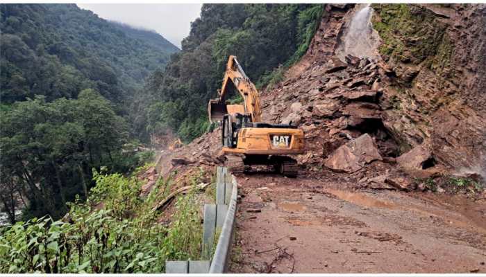 5 Kedarnath Pilgrims Killed As Landslide Debris Falls On Car In Uttarakhand&#039;s Rudraprayag