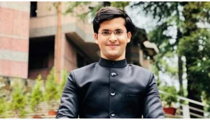 Koshish Karne Walon Ki Haar Nahi Hoti..: Story Of Auto-Rickshaw Driver&#039;s Son Who Cracked UPSC In First Attempt To Become Youngest IAS Officer