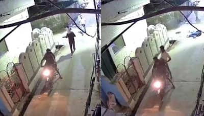 Father Attacked While Carrying Daughter On Shoulders: Shocking Incident In Shahjahanpur Caught on CCTV