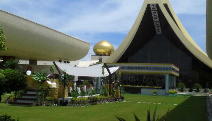 World's Most Expensive Mansion Has 1788 Rooms & 257 Bathrooms, Net Value Rs...