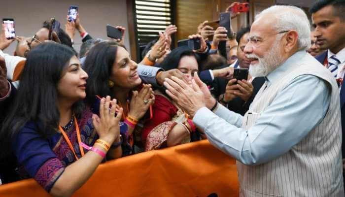 BRICS Summit: PM Modi Receives &#039;Special Welcome&#039; In South Africa, Rakhi Tied On His Hand