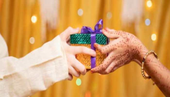 Raksha Bandhan 2022: 5 Best Rakhi Gifts For Sisters