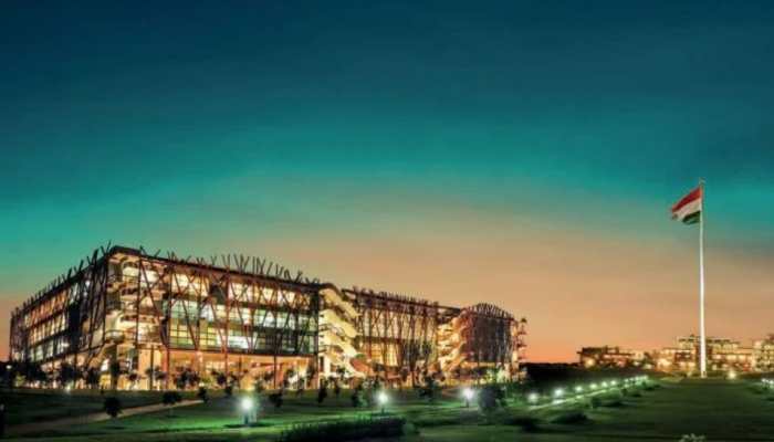 Shocking! OP Jindal University's Kitchen Staff Allegedly Uses Feet To Crush Potatoes; Registrar Says 'Issue Has Been Taken Up With Extreme Seriousness' - WATCH