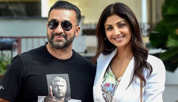 Shilpa Shetty And Husband Raj Kundra Offer Prayers At Baglamukhi Mata Temple In Agra 