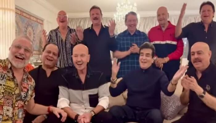 Rakesh Roshan Celebrates Birthday With Jeetendra, Prem Chopra And Other Pals - Watch 