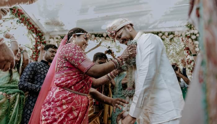 Ultimate Guide To Hosting A Social Media-Free Wedding: Tips &amp; Tricks