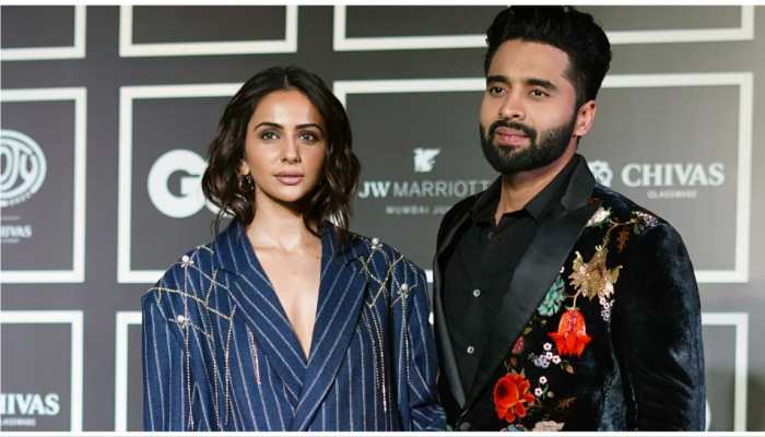 GQ Best Dressed Party: Rakul Preet Singh Dazzles In Black Backless Ensemble With Jackky Bhagnani - Watch GQ Best Dressed Party: Rakul Preet Singh Dazzles In Black Backless Ensemble With Jackky Bhagnani - Watch
