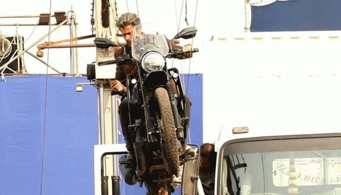 Shah Rukh Khan&#039;s Truck-Chase Action Stunt BTS Video From Jawan Goes Viral, Fans Go Crazy