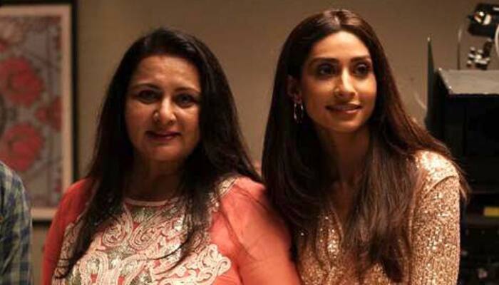 Paloma&#039;s Debut In &#039;Dono&#039; Gains Mom Poonam Dhillon&#039;s Blessings