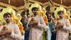 Bambaii Meri Jaan Actor Avinash Tiwary Seeks Bappa's Blessings, Visits Majestic Lalbaugcha Raja Pandal - Watch