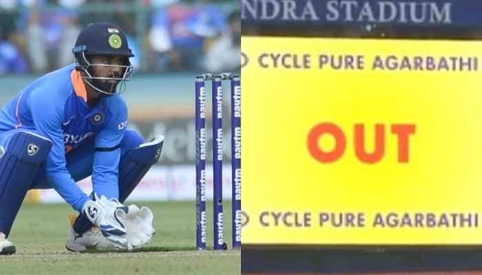Watch: KL Rahul&#039;s Poor Fielding Helps Team India Claim Two Crucial Australian Wickets, Video Goes Viral