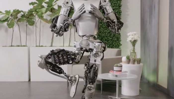 &#039;Namaste&#039;: Elon Musk Reacts To Video Of Humanoid Robot &#039;Tesla Optimus&#039; Performing Yoga - Watch