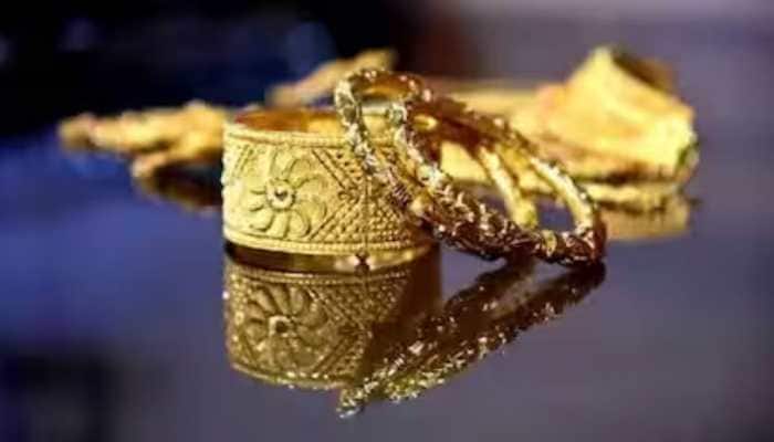 Gold Declines Rs 150; Silver Tumbles Rs 850