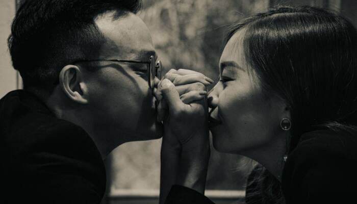 Emotional Connect: 5 Tips To Enhance Relationships Through Gratitude