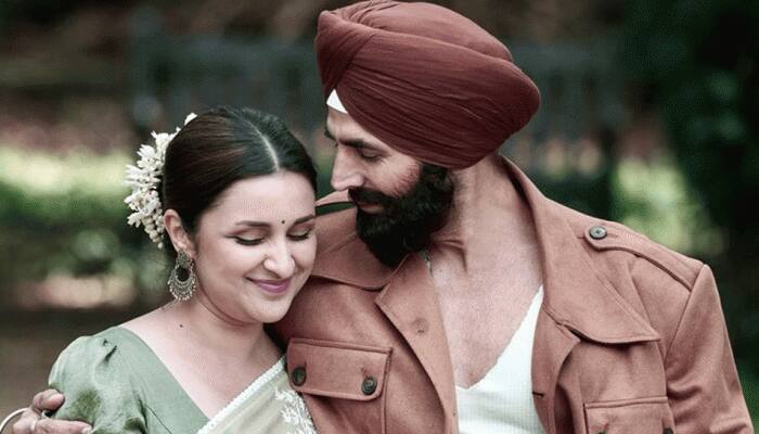 Mission Raniganj: Akshay Kumar, Parineeti Chopra&#039;s Romantic New Poster Released