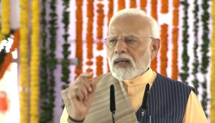 PM Modi Launches Projects Worth Rs 26,000 Cr In Chhattisgarh, Offers Prayers At Bastar's Danteshwari Temple