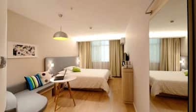 10 Efficient Room Cleaning Tips For A Smooth Morning Routine