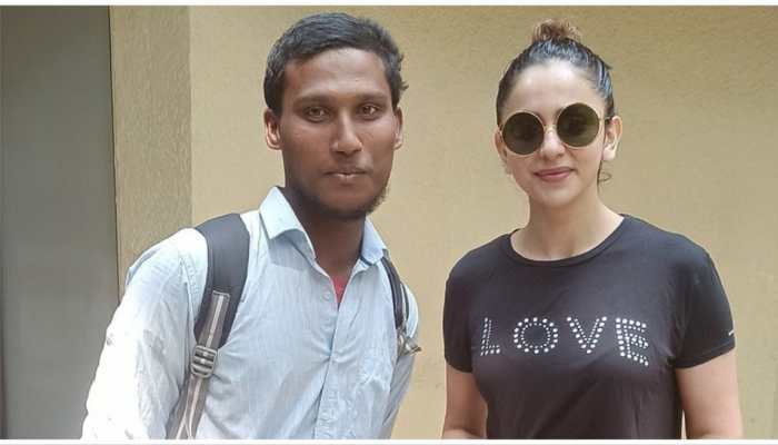 Devoted Fan Rode Whopping 1000 Km To Meet Rakul Preet Singh On Birthday, This Is How Actress Reciprocated 