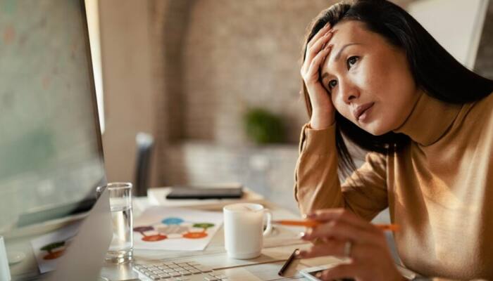 World Menopause Day 2023: Menopausal Symptoms- Simple Tips For Women To Manage 'Hot Flashes' At Work