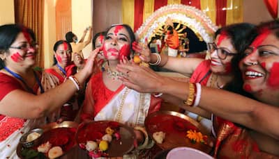 Sindoor Khela 2023: Celebrating Durga Puja - History, Rituals And Wishes To Share With Loved Ones