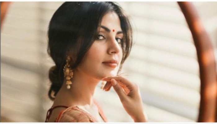 Happy Dussehra: Rhea Chakraborty Stuns In Traditional 100-year-old Saree, Fan Calls Her ‘Goddess Of Beauty' - PICS