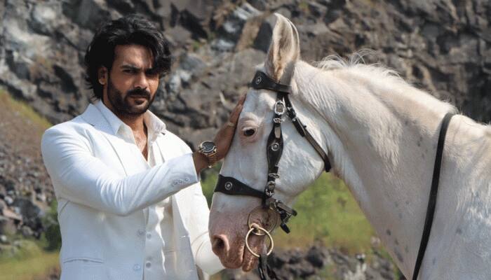 Vishal Aditya Singh Finds New Friend 'Badshah' On Chand Jalne Laga Sets