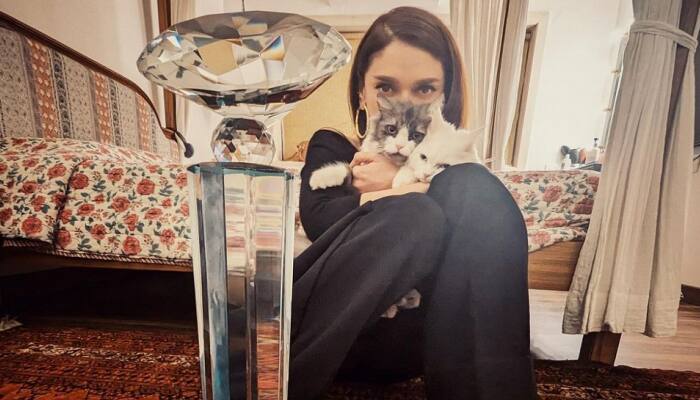 OTTplay Awards: Aditi Rao Hydari Bags 'Performer Of The Year' For Her Shows Taj And Jubilee
