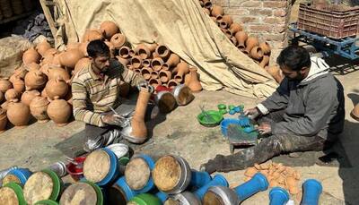 This Kashmiri Muslim Is Making Diyas For Your Diwali; Read His Story