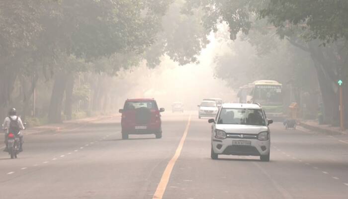Delhi&#039;s Air Quality Remains Severe Despite Light Rain, Toxic Smog Engulfs City