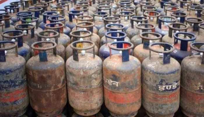 Big Bonanza To LPG Customers As Price Of 19-KG Cylinders Slashed By Rs 57.5 In THESE Cities
