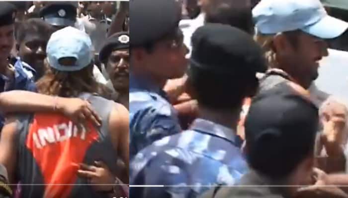 Old Video Of MS Dhoni&#039;s Fangirl Hugging And Kissing Him Goes Viral; Watch