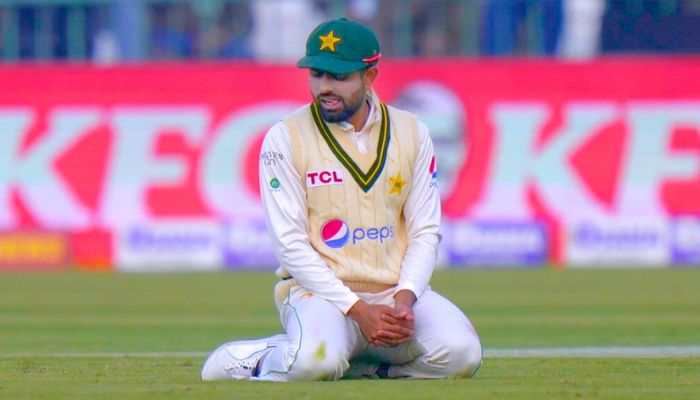 Babar Azam&#039;s Fielding Blunder Adds To Pakistan&#039;s Woes During AUS vs PAK 1st Test, Video Goes Viral - WATCH