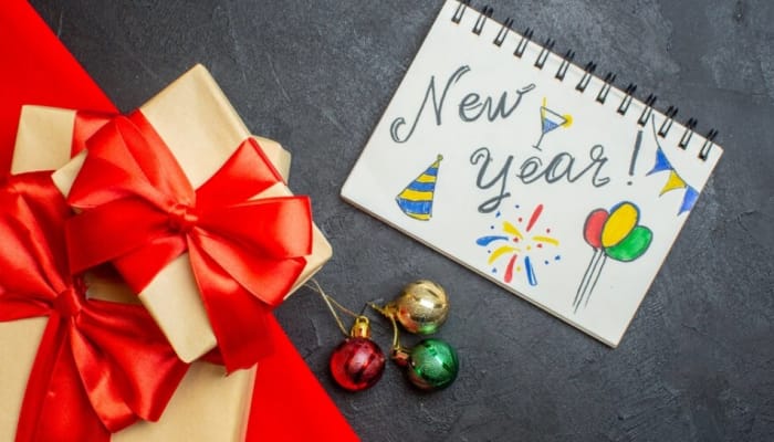 New Year Gifting: 6 Types Of Thoughtful Year-End Gifts For Your Special Someone
