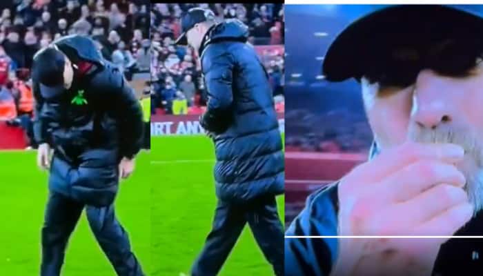 Liverpool Boss Jurgen Klopp Loses Wedding Ring While Celebrating Win Over Newcastle, Looks For It Anxiously; Watch