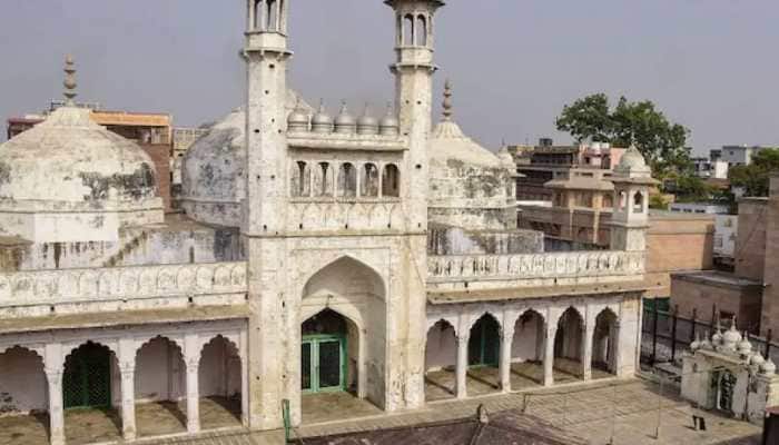 Gyanvapi Mosque-Kashi Vishwanath Temple: SC Allows Cleaning Of &#039;Wazukhana&#039; Where &#039;Shivling&#039; Was Found
