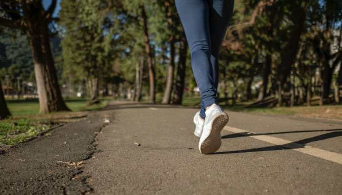 30-Minute Walk Can Improve BP In Women With Arthritis: Study 