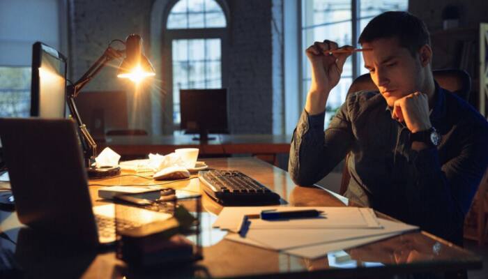Are You Sitting At Work All Day? 15-30 Minutes Of Exercise Can Help You Live Longer