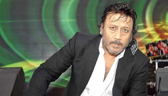 Jackie Shroff&#039;s Humble Gesture At Ram Mandir Inauguration Of Walking Barefoot Steals Hearts - Watch 