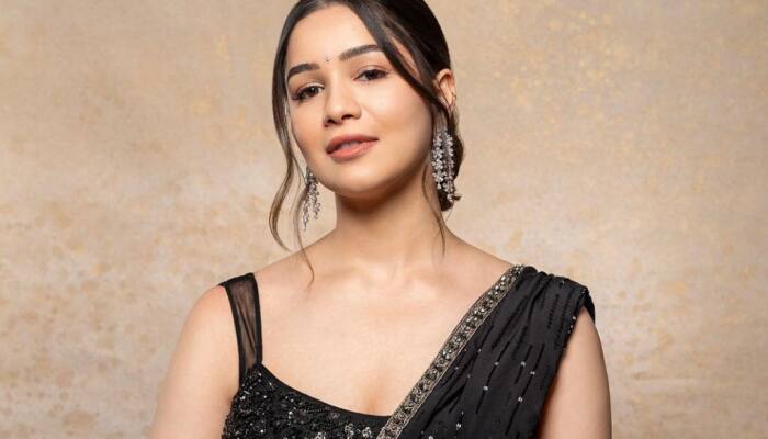 Sara Tendulkar Surprises Fans With Pic With Her 'Most Lovely Friends'; See Photo Inside