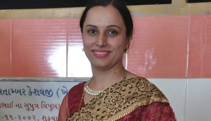 UPSC Success Story: From Dowry Victim To UPSC Success, Know The Inspiring Tale Of IRS Komal Ganatra