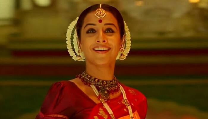 Bhool Bhulaiyaa 3: Vidya Balan Announces Grand Comeback Of OG Manjulika In Style Leaving Netizens In Awe 